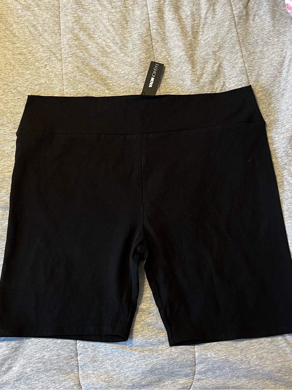 Fashion Nova Black High-Waist Bike Shorts 7in | Women’s 3x